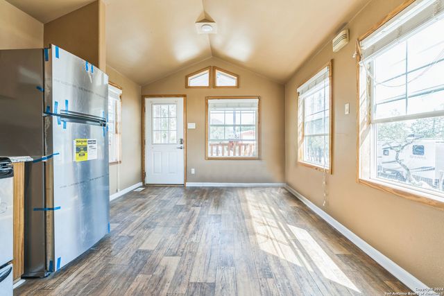 2046 Dry Creek, Canyon Lake, TX 78133