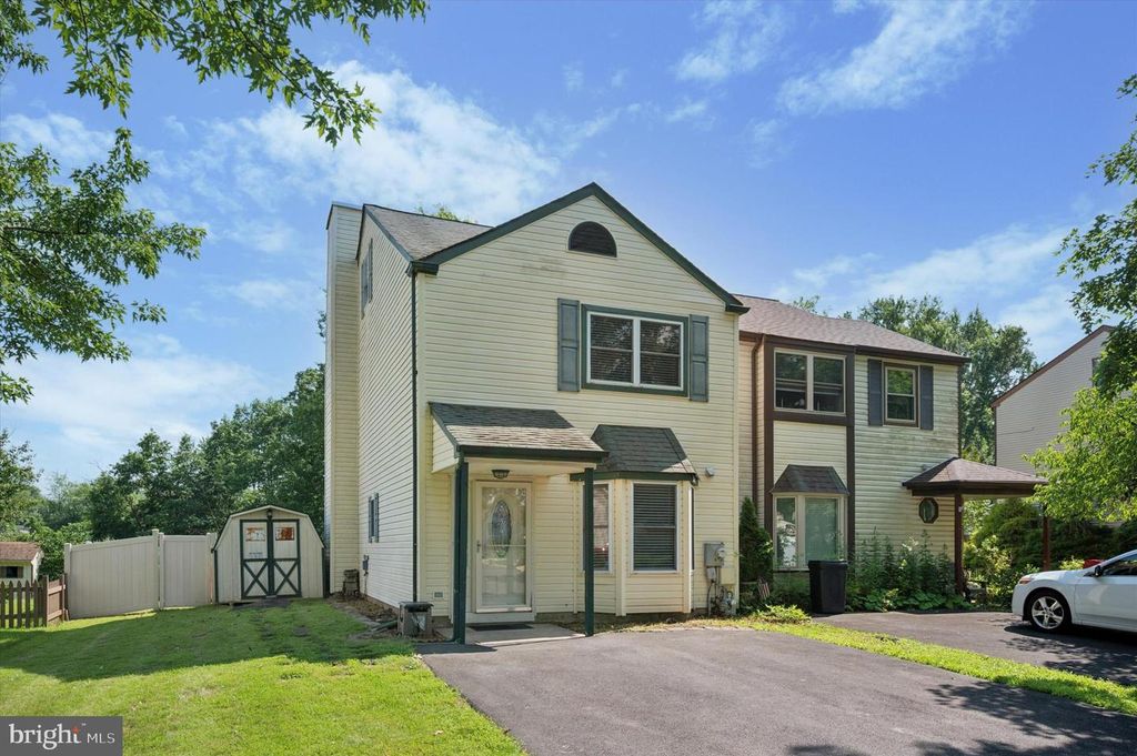 645 WHITTIER DR, Warminster, PA 18974