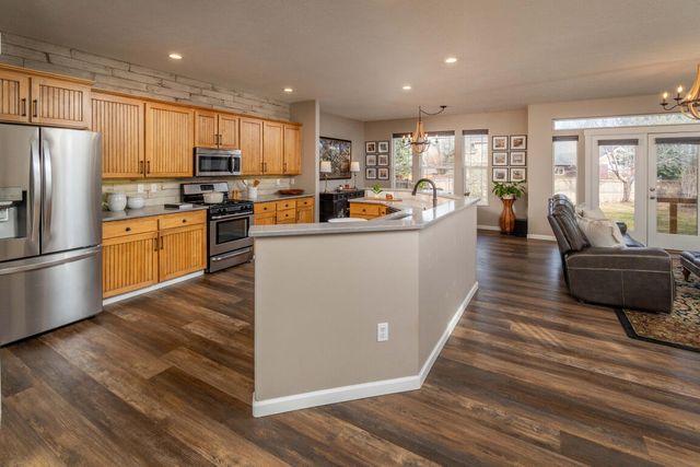 1008 NW 15th Street, Redmond, OR 97756