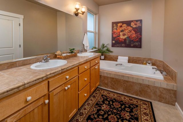 1008 NW 15th Street, Redmond, OR 97756