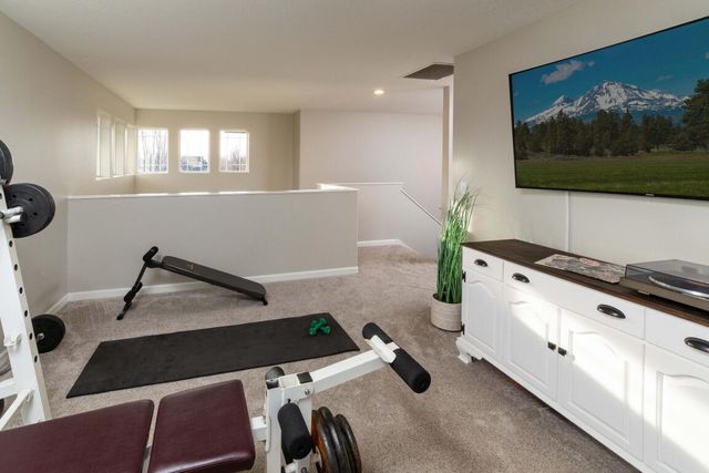 1008 NW 15th Street, Redmond, OR 97756