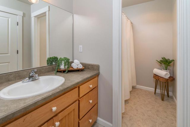 1008 NW 15th Street, Redmond, OR 97756