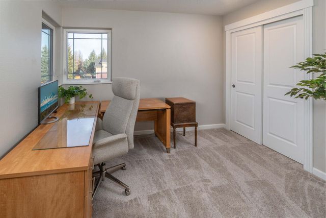 1008 NW 15th Street, Redmond, OR 97756