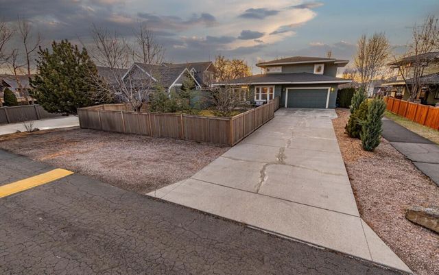 1008 NW 15th Street, Redmond, OR 97756