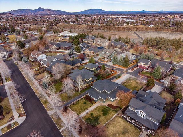 1008 NW 15th Street, Redmond, OR 97756