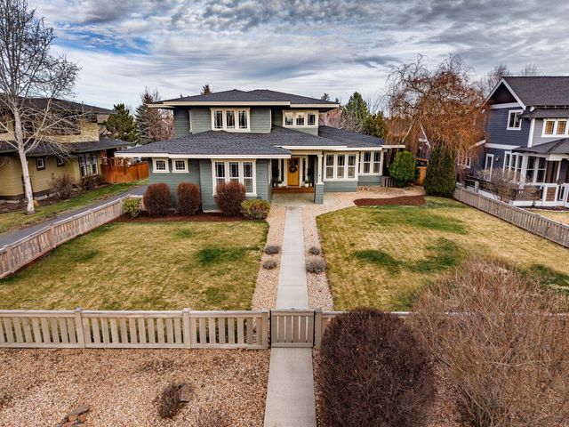 1008 NW 15th Street, Redmond, OR 97756