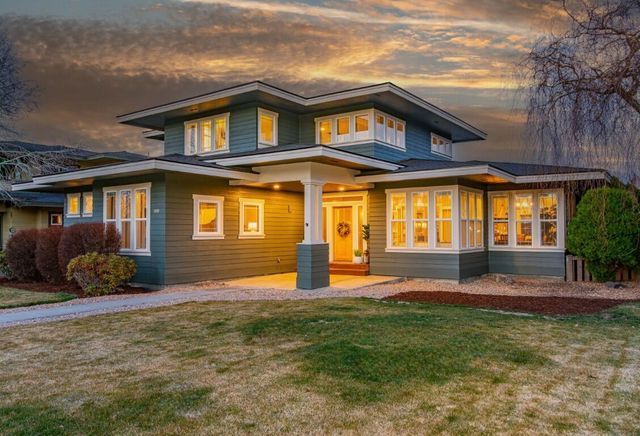 1008 NW 15th Street, Redmond, OR 97756