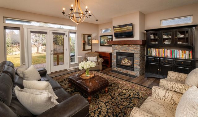 1008 NW 15th Street, Redmond, OR 97756