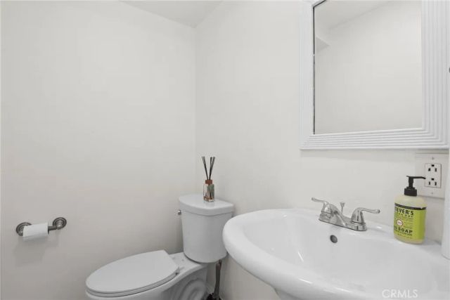 1525 N Hayworth Avenue 204, Los Angeles, CA 90046