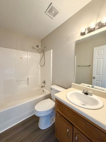 935 Lindsey Dr, Clarksville, TN 37042