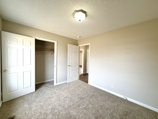 935 Lindsey Dr, Clarksville, TN 37042