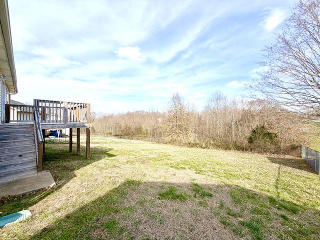 935 Lindsey Dr, Clarksville, TN 37042