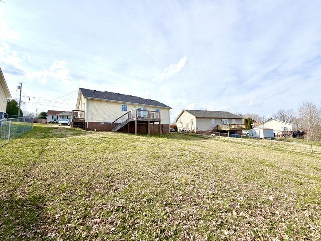 935 Lindsey Dr, Clarksville, TN 37042