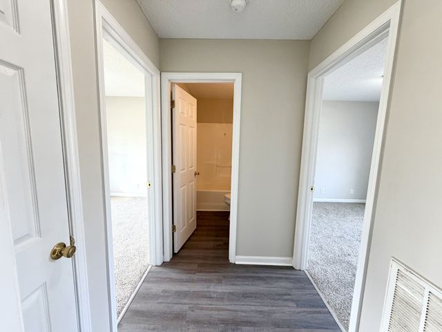 935 Lindsey Dr, Clarksville, TN 37042