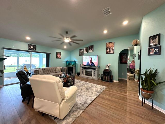 15329 SW 65th Ter Road, Ocala, FL 34473