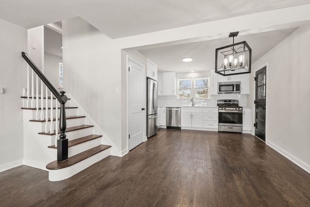 141 N Peck Avenue, La Grange, IL 60525