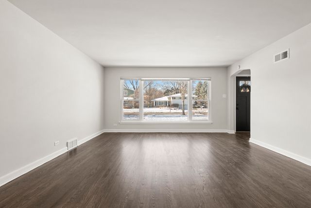 141 N Peck Avenue, La Grange, IL 60525