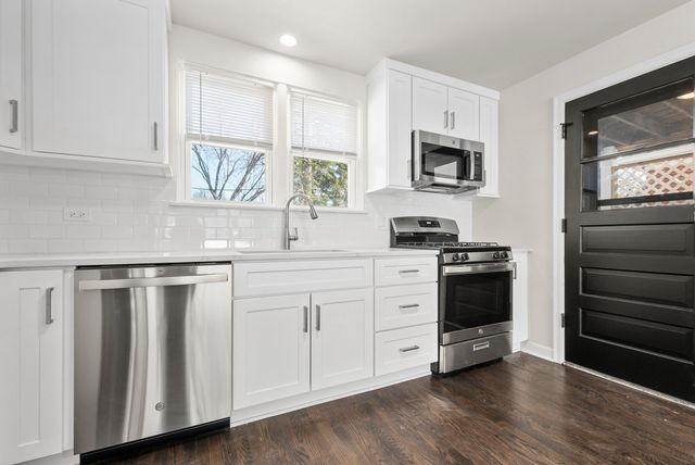 141 N Peck Avenue, La Grange, IL 60525