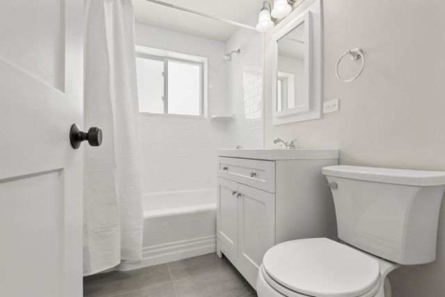 141 N Peck Avenue, La Grange, IL 60525