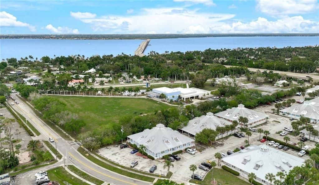 1361 Royal Palm Square BLVD 1, FORT MYERS, FL 33919 — exterior
