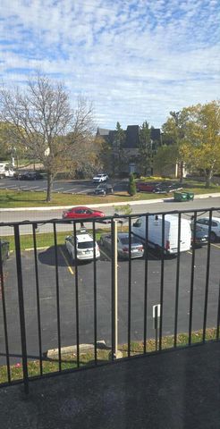 5001 CarriageWay Drive 308, Rolling Meadows, IL 60008