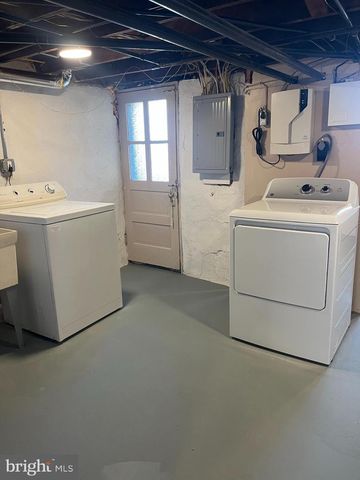 151 N CAROL BLVD, Upper Darby, PA 19082