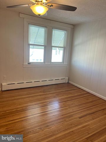 151 N CAROL BLVD, Upper Darby, PA 19082