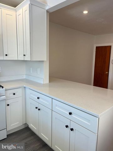 151 N CAROL BLVD, Upper Darby, PA 19082