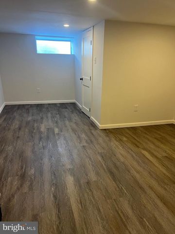 151 N CAROL BLVD, Upper Darby, PA 19082