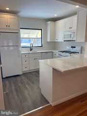 151 N CAROL BLVD, Upper Darby, PA 19082