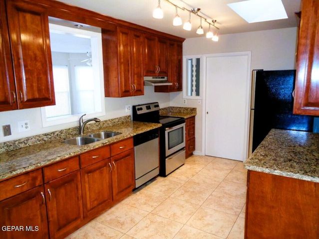 621 Westview Avenue, El Paso, TX 79912