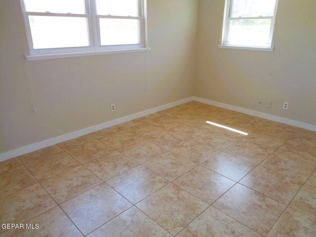 621 Westview Avenue, El Paso, TX 79912