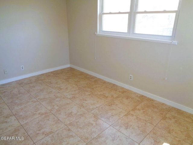 621 Westview Avenue, El Paso, TX 79912