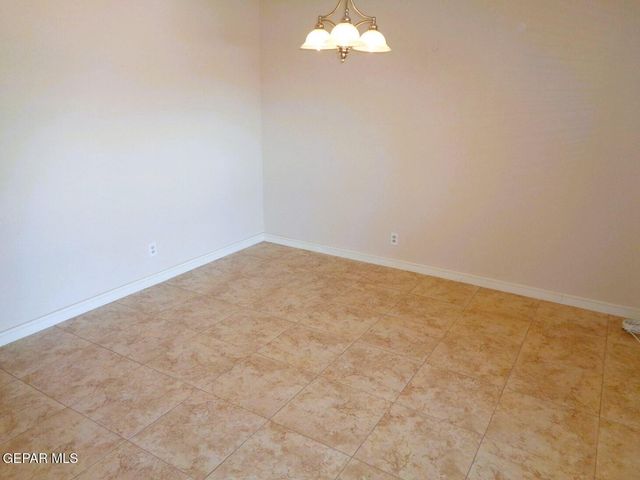 621 Westview Avenue, El Paso, TX 79912