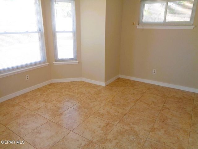 621 Westview Avenue, El Paso, TX 79912