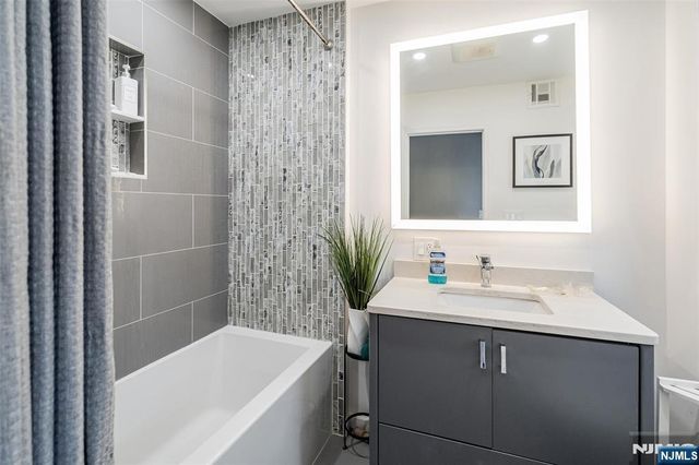 75 Pine Street, Hackensack, NJ 07601