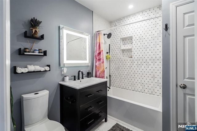 75 Pine Street, Hackensack, NJ 07601