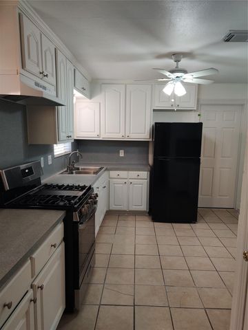 919 Oak Meadows Street, Houston, TX 77017