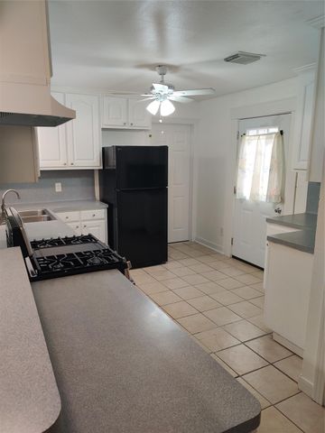 919 Oak Meadows Street, Houston, TX 77017