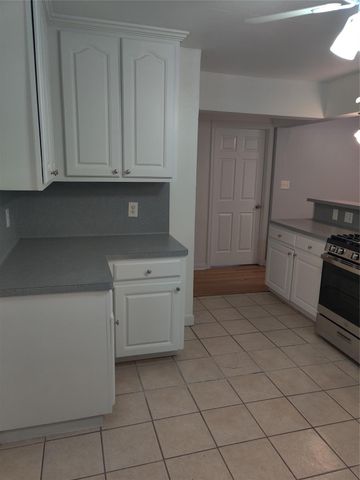 919 Oak Meadows Street, Houston, TX 77017