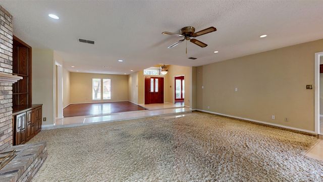 6851 Shorecrest Court, Fort Worth, TX 76132