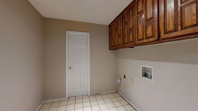 6851 Shorecrest Court, Fort Worth, TX 76132