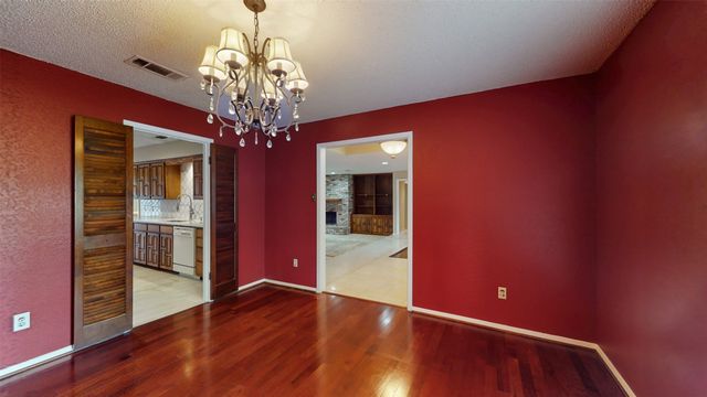 6851 Shorecrest Court, Fort Worth, TX 76132