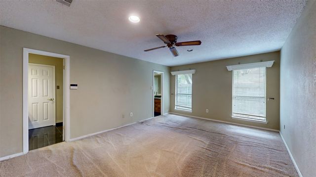 6851 Shorecrest Court, Fort Worth, TX 76132