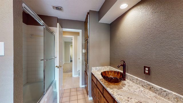 6851 Shorecrest Court, Fort Worth, TX 76132