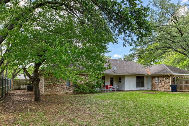 6851 Shorecrest Court, Fort Worth, TX 76132