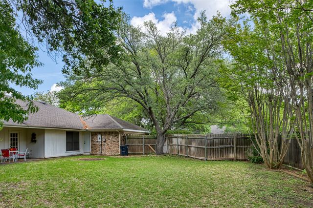 6851 Shorecrest Court, Fort Worth, TX 76132