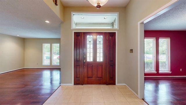 6851 Shorecrest Court, Fort Worth, TX 76132