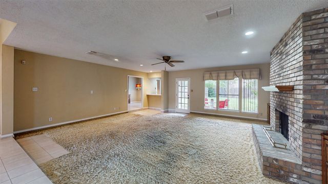 6851 Shorecrest Court, Fort Worth, TX 76132