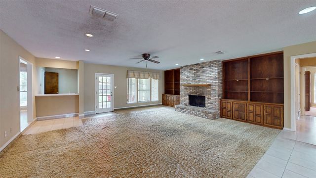 6851 Shorecrest Court, Fort Worth, TX 76132